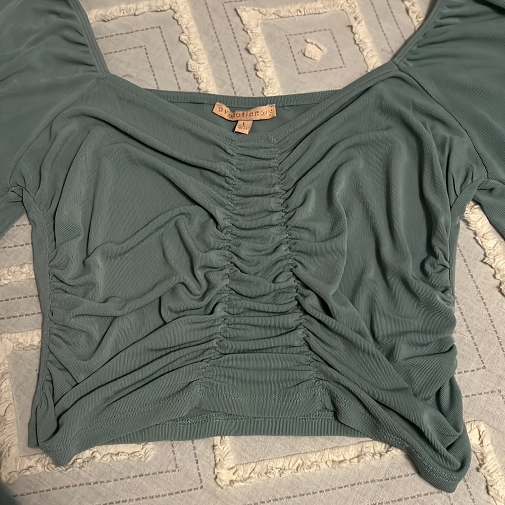 Evolutionary Cropped Top - Picture 2 of 4